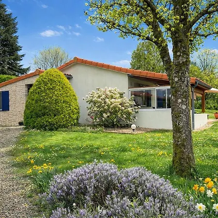Prázdninový dům In De Groene Heuvels De Charente Voorzien 3 Slaapkamers En 2 Badkamers Ecuras