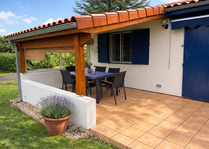 In De Groene Heuvels De Charente Voorzien 3 Slaapkamers En 2 Badkamers Ferienhaus *