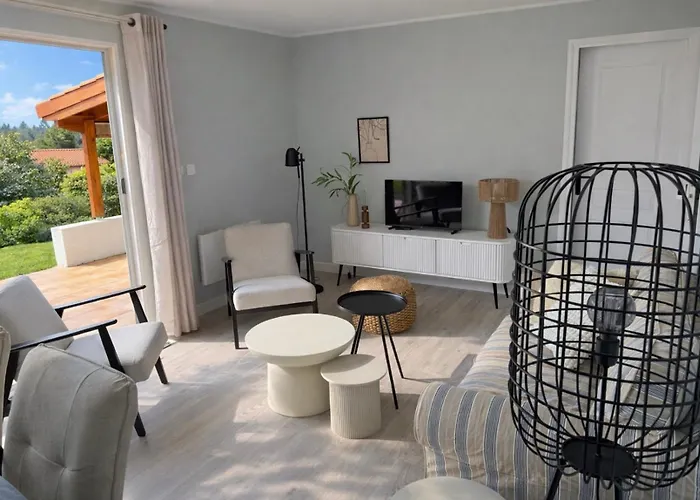 In De Groene Heuvels De Charente Voorzien 3 Slaapkamers En 2 Badkamers Ferienhaus Ecuras