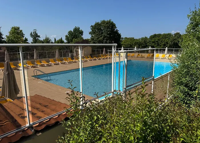 In De Groene Heuvels De Charente Voorzien 3 Slaapkamers En 2 Badkamers Ferienhaus *