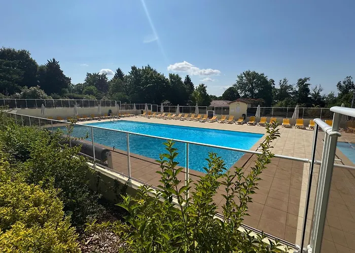 In De Groene Heuvels De Charente Voorzien 3 Slaapkamers En 2 Badkamers *